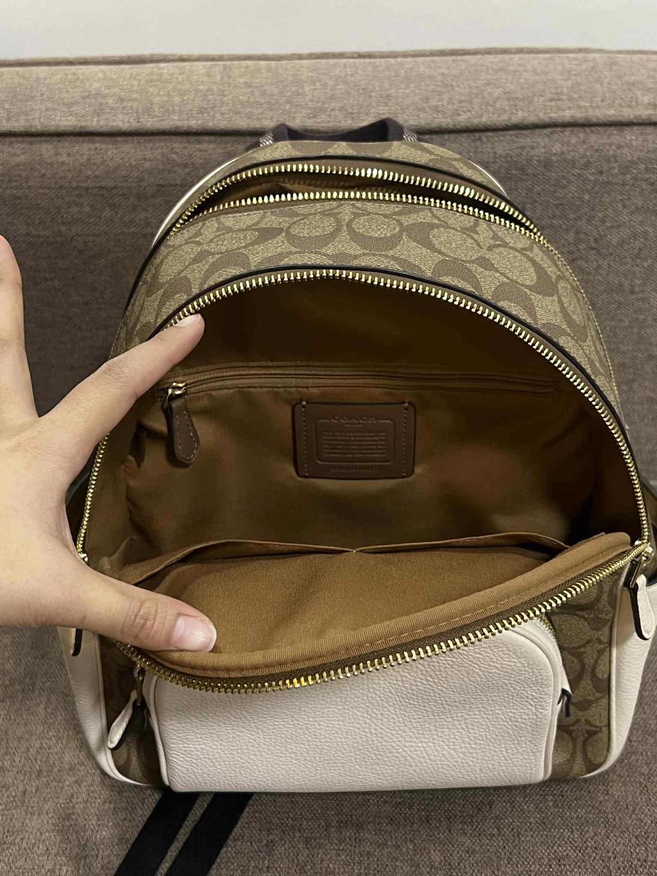 ORIG Preloved Coach Medium Court Backpack In Signature Canvas Khaki/White Bag
