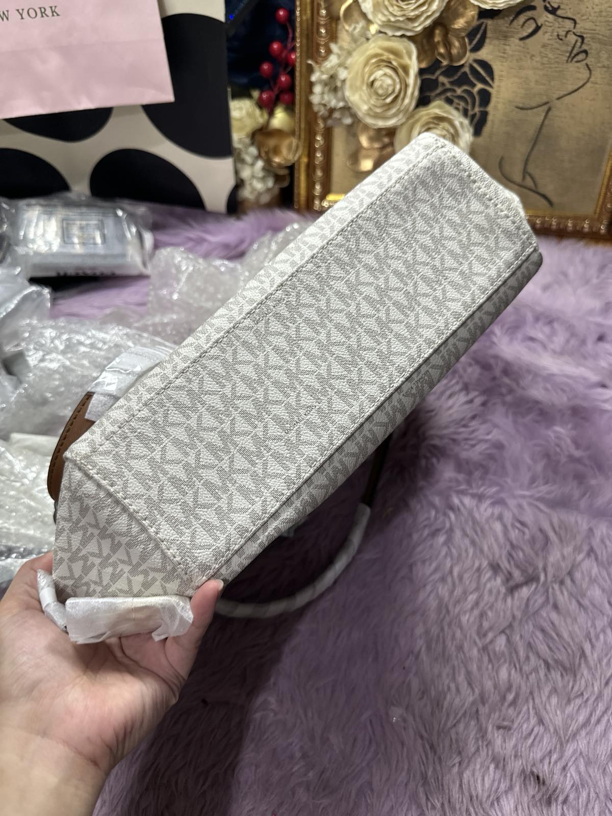 ORIG & IMPORTED Michael Kors Jet Set Large White Signature Logo Tote Bag