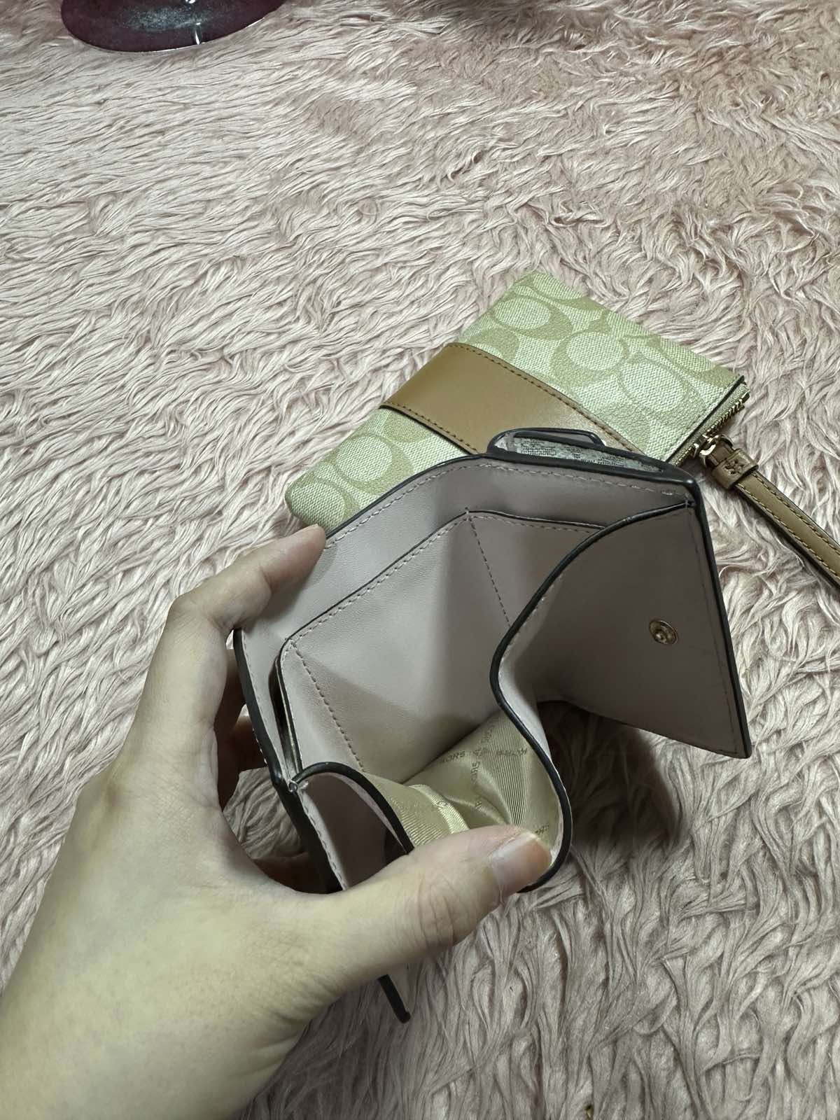 ORIG Preloved Michael Kors Trifold Small White/Pink Wallet