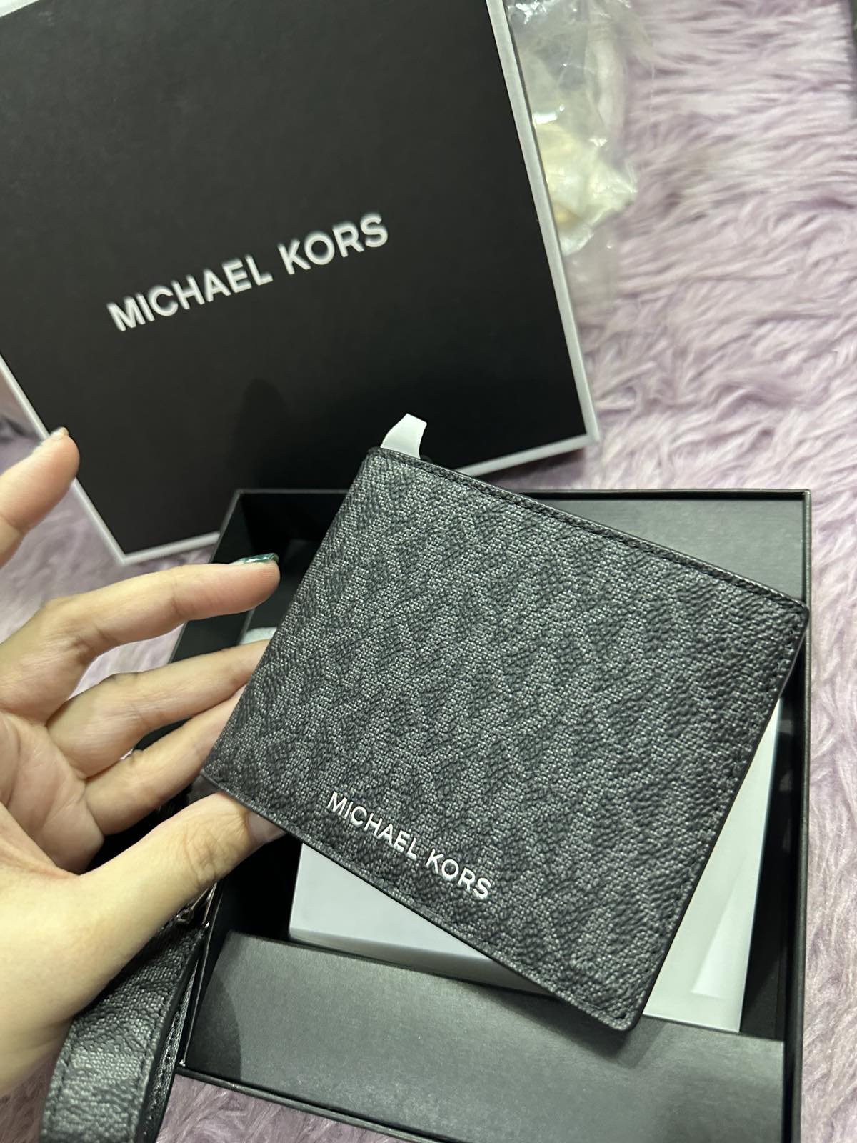 ORIG & IMPORTED Michael Kors Logo Wallet and Key Chain Gift Set Men's Wallet Black