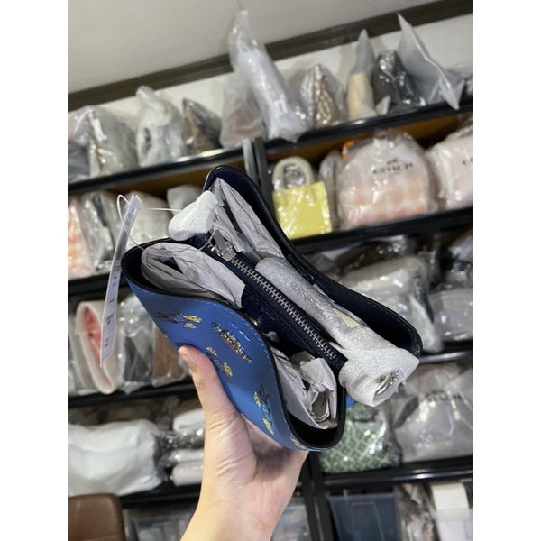 SALE! ❤️ AUTHENTIC COACH Mini Town Bucket Bag With Floral Bow Print