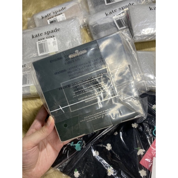 AUTHENTIC KATESPADE nicola twistlock airpods case