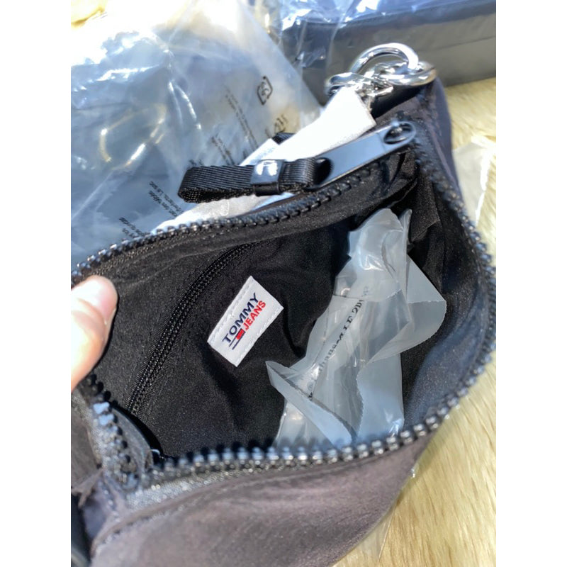 AUTHENTIC/ORIGINAL Tommy Hilfiger TJW Summer Nylon Shoulder Bag Black