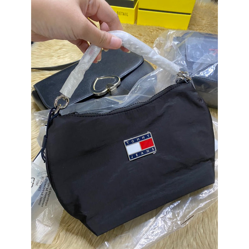 AUTHENTIC/ORIGINAL Tommy Hilfiger TJW Summer Nylon Shoulder Bag Black