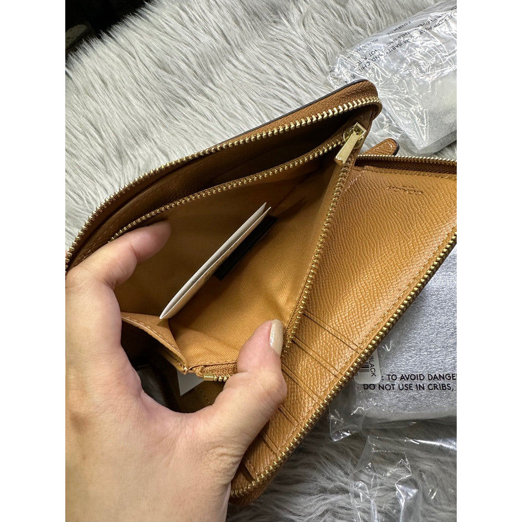 AUTHENTIC/ORIGINAL COACH Retail Medium Zip Around Wallet in Light Brown