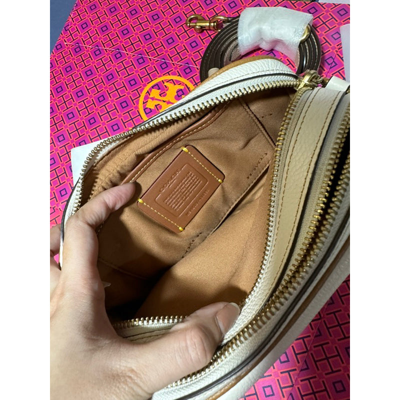 AUTHENTIC/ORIGINAL Coach Preloved Willow Camera Bag In Colorblock White