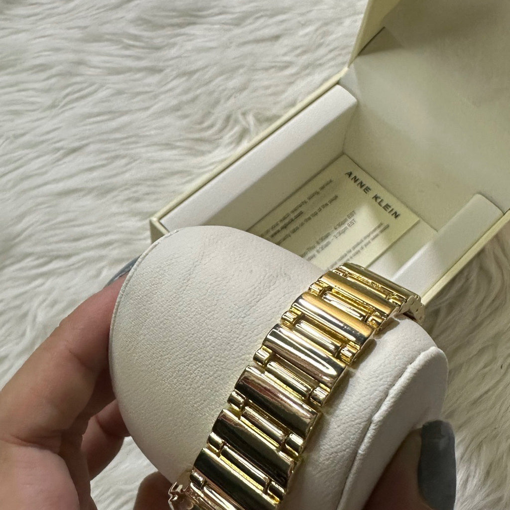 AUTHENTIC/ORIGINAL Anne Klein Women's Bracelet Gold Watch AK/3812CHGB