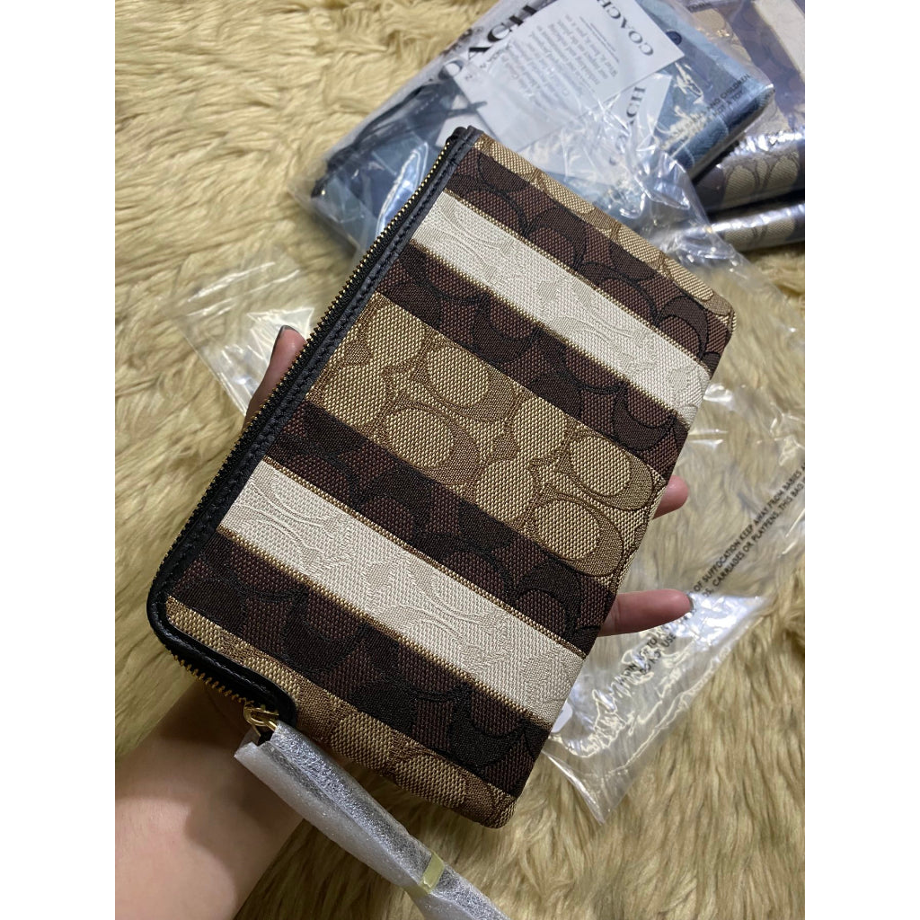 AUTHENTIC/ORIGINAL COACH Large Corner Zip Wristlet Wallet In Signature Jacquard Brown & Blue