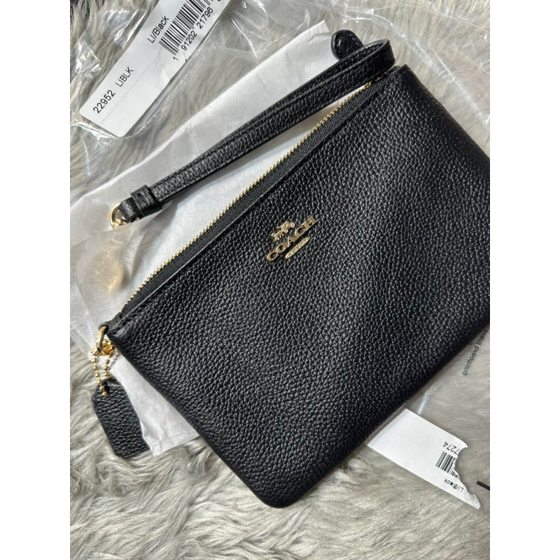 AUTHENTIC/ORIGINAL COACH Retail Wristlet in BLACK