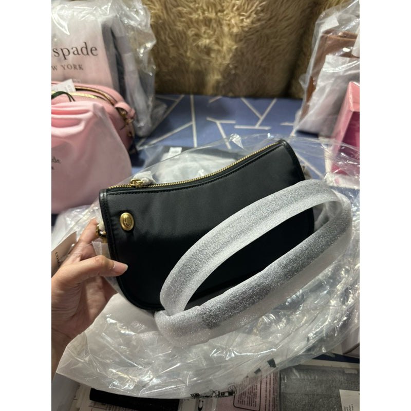 AUTHENTIC/ORIGINAL Coach Swinger With Vintage Rose Print Interior Nylon Bag Black