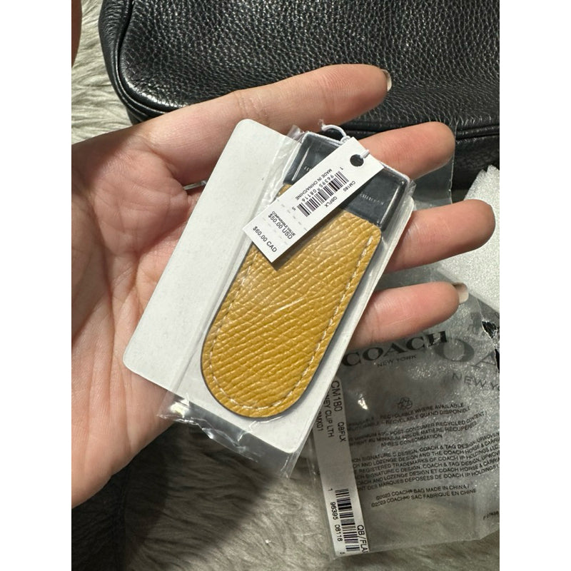 AUTHENTIC/ORIGINAL COACH COACH Money Clip Wallet Yellow