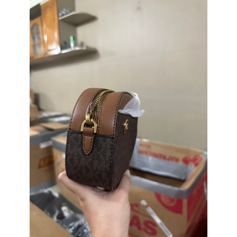AUTHENTIC/ORIGINAL Michael K0rs MK Jet Set Glam Small Oval Crossbody Mini Bag Brown
