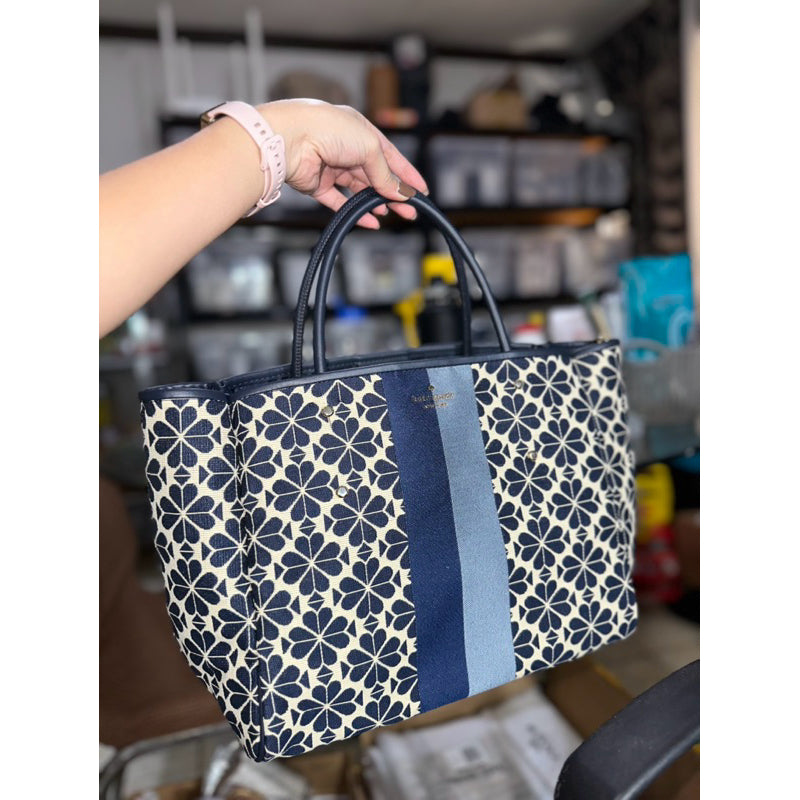 AUTHENTIC/ORIGINAL KateSpade KS Retail Everything Spade Flower Jacquard Medium Tote Blue Bag