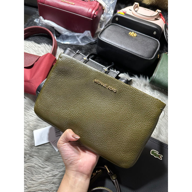 AUTHENTIC/ORIGINAL Preloved Michael K0rs MK Jet Set Triple Gusset Pebbled Leather Crossbody Bag Gree