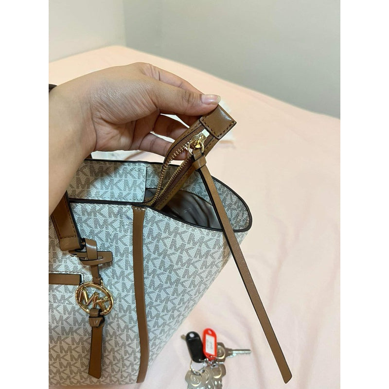 AUTHENTIC/ORIGINAL Michael K0rs MK Carine Medium Logo Tote Vanilla Bag