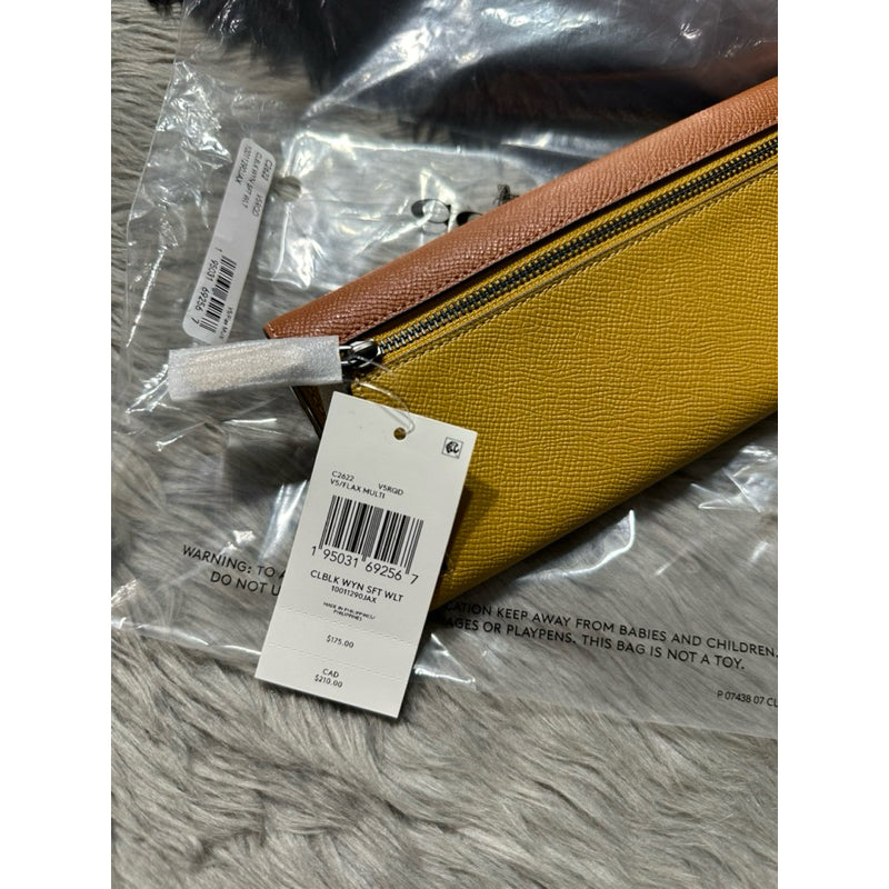 AUTHENTIC/ORIGINAL Coach Retail Wyn Long envelope wallet