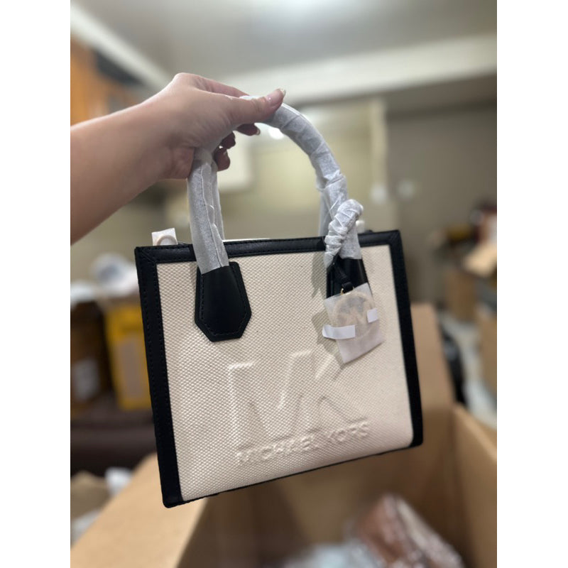 AUTHENTIC/ORIGINAL Michael K0rs MK MERCER MEDIUM LOGO EMBOSSED COTTON CANVAS CROSSBODY BAG in BLACK