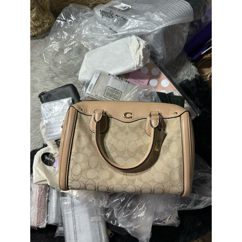 AUTHENTIC/ORIGINAL Coach Preloved Ivie Bennett Signature Satchel Bag in LIGHT KHAKI/BEECHWOOD