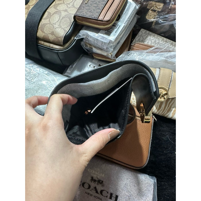 AUTHENTIC/ORIGINAL Michael K0rs MK Carmen Medium Logo and Faux Leather Wallet