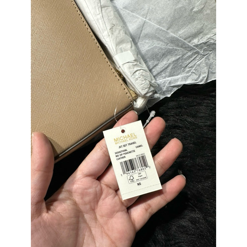 AUTHENTIC/ORIGINAL Michael K0rs MK Jet Set Medium Saffiano Leather Crossbody Bag in Beige Brown