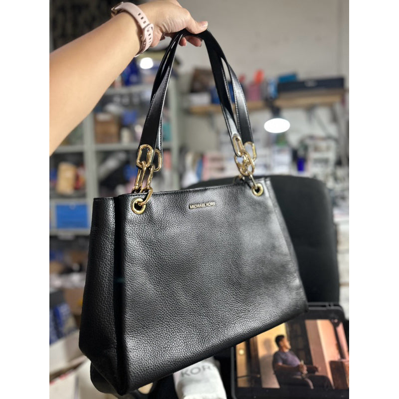 AUTHENTIC/ORIGINAL Michael K0rs MK Trisha Large Pebbled Leather Shoulder Bag Black