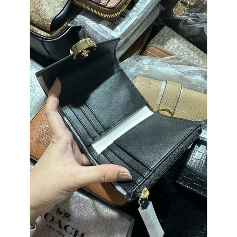 AUTHENTIC/ORIGINAL Michael K0rs MK Carmen Medium Logo and Faux Leather Wallet