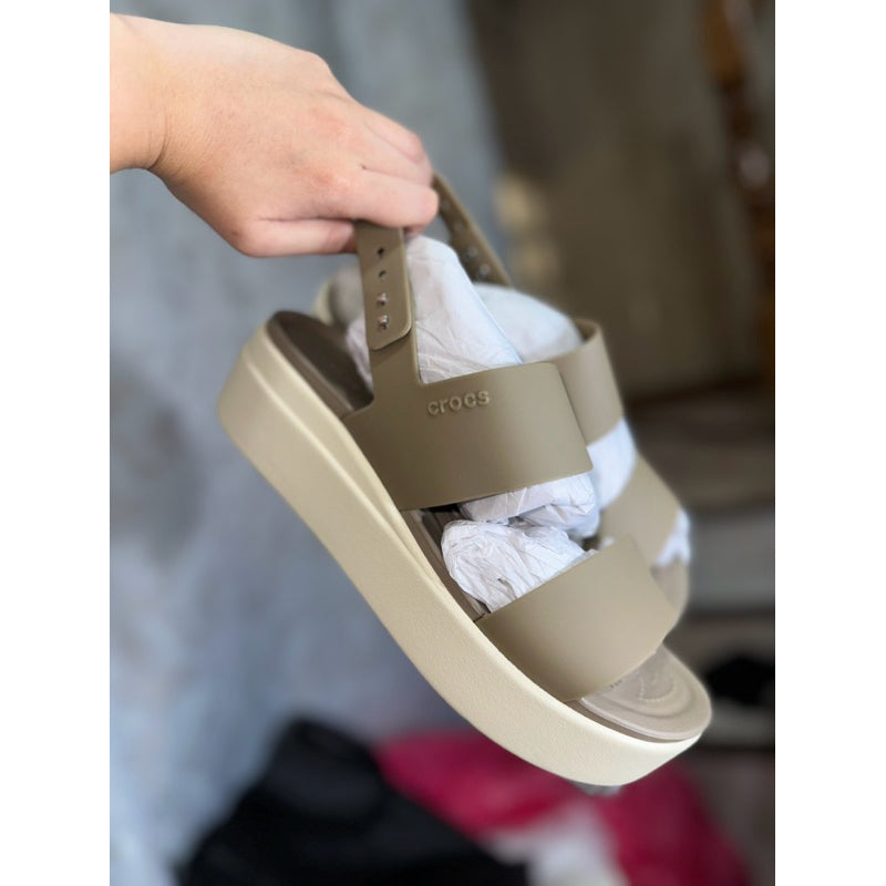 AUTHENTIC/ORIGINAL Crocs Women’s Brooklyn Low Wedge Sandals in Khaki/Bone