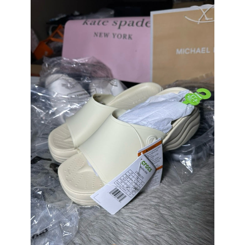 AUTHENTIC/ORIGINAL Crocs Women’s Skyline Wedge Platform Slides in Bone/Beige