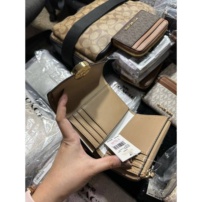 AUTHENTIC/ORIGINAL Michael K0rs MK Carmen Medium Logo and Faux Leather Wallet
