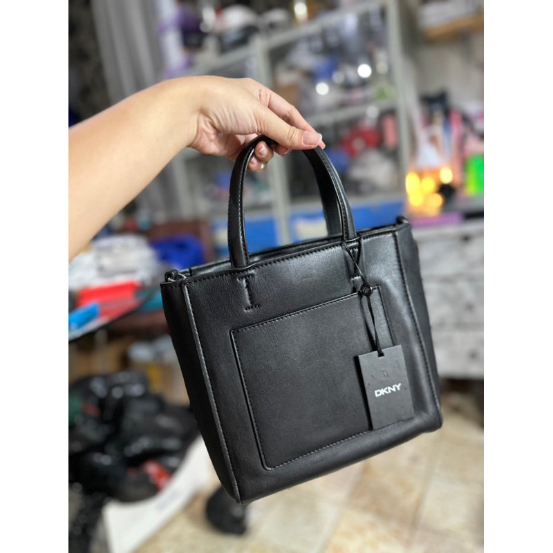 AUTHENTIC/ORIGINAL DKNY Tilly Logo Top Zip Tote Black Bag