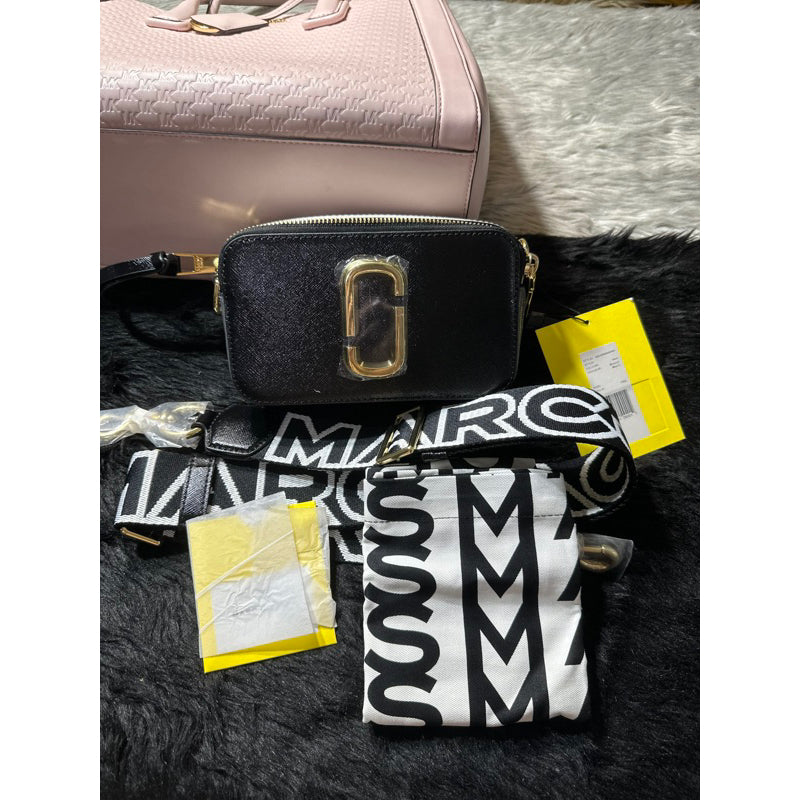 AUTHENTIC/ORIGINAL Marc Jacobs The Snapshot Mini Camera Bag in Black