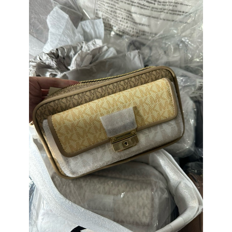 AUTHENTIC/ORIGINAL Michael K0rs MK Bradshaw Medium Logo Camera Bag Tricolor