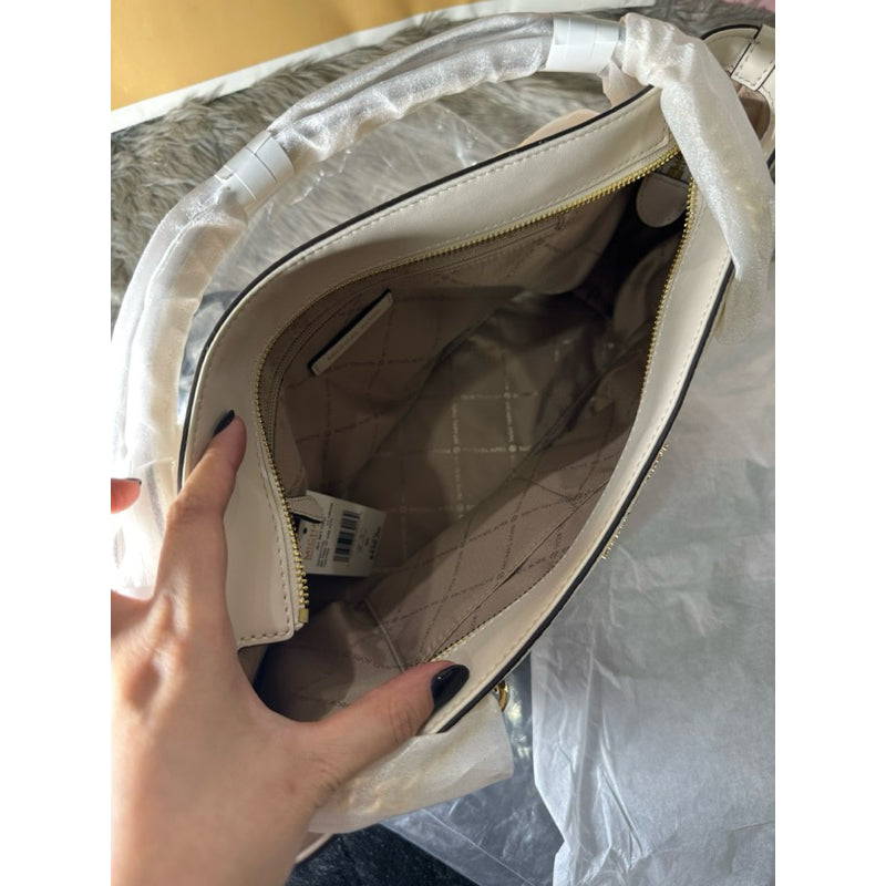 AUTHENTIC/ORIGINAL Michael K0rs MK Jet Set Leather Medium Chain Tote Bag Light Cream White