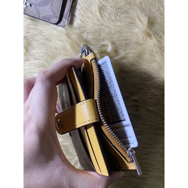 SALE! ❤️ AUTHENTIC COACH Attachment Card Case In Signature Canvas Card Holder Wallet