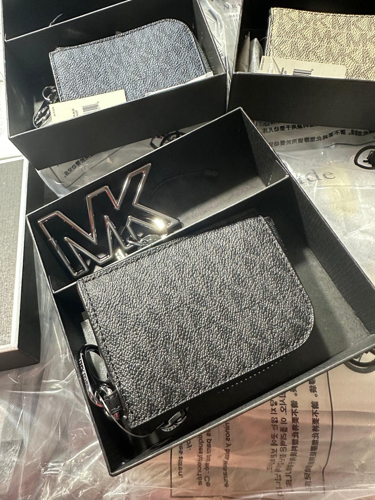 AUTHENTIC/ORIGINAL Michael K0rs MK Logo Men's Wallet and Keychain Gift Set