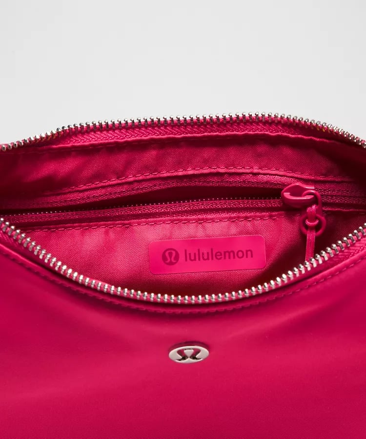 AUTHENTIC/ORIGINAL Lululemon City Essentials Small Shoulder Bag 3L -Pink