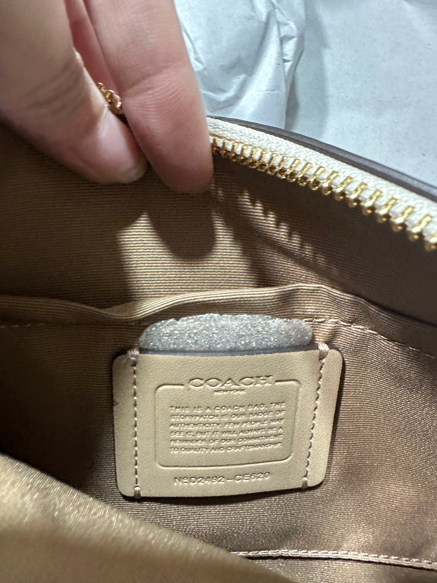 AUTHENTIC/ORIGINAL COACH Payton Hobo Bag In Signature Canvas White Signature Canvas