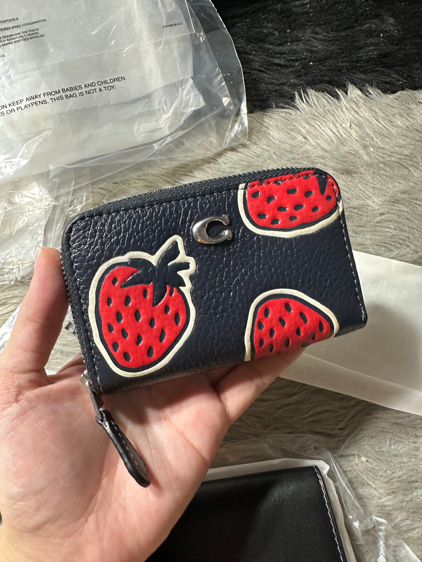 AUTHENTIC/ORIGINAL Coach Retail Small Zip Around Wallet Card Case With Strawberry Print Blue and White