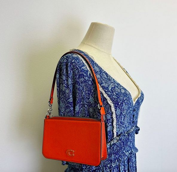 AUTHENTIC/ORIGINAL Coach Retail Pouch Small Bag With Signature Canvas Interior ORANGE