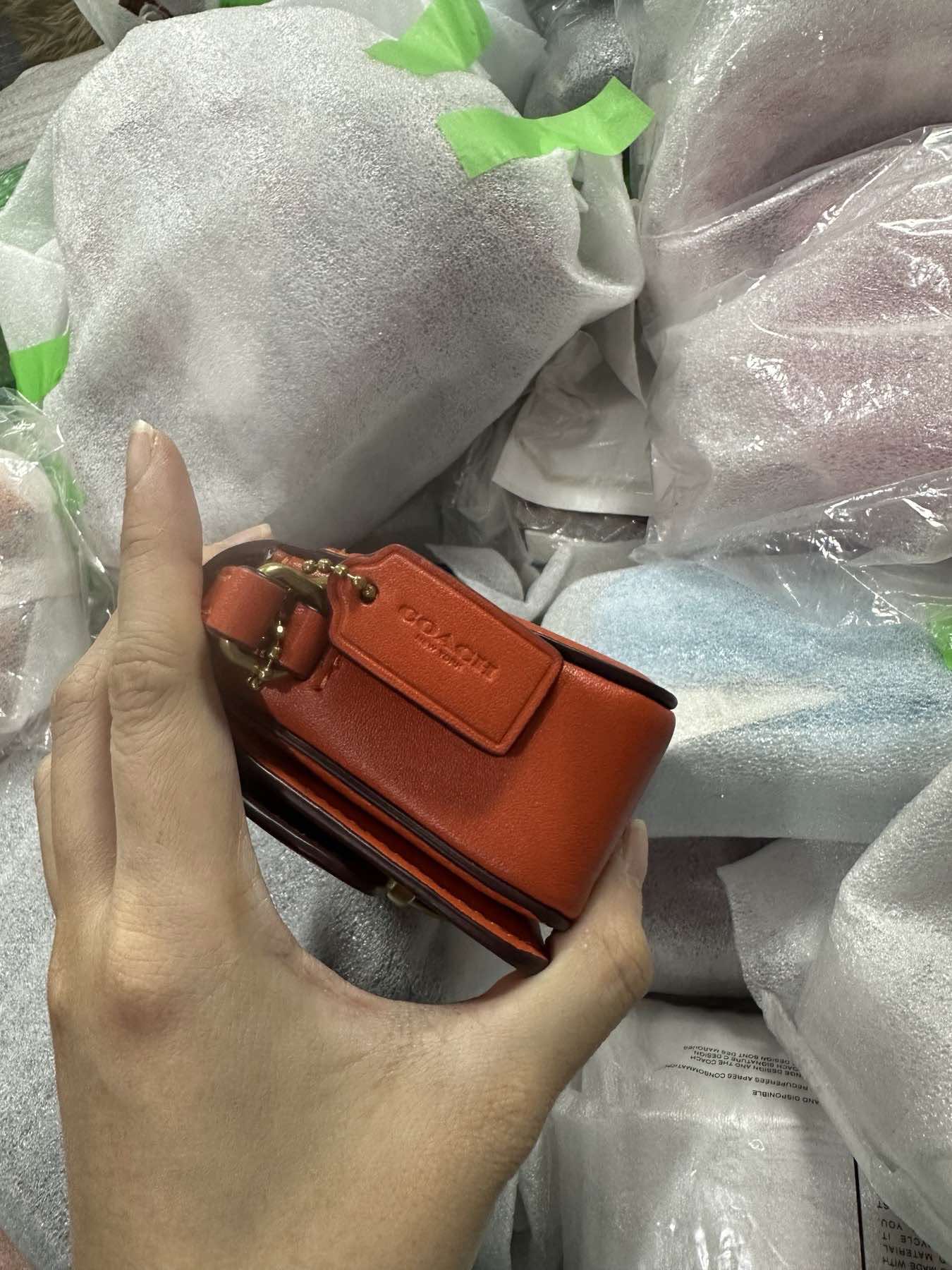 AUTHENTIC/ORIGINAL Coach Retail Studio 12 Micro Bag Orange Wallet