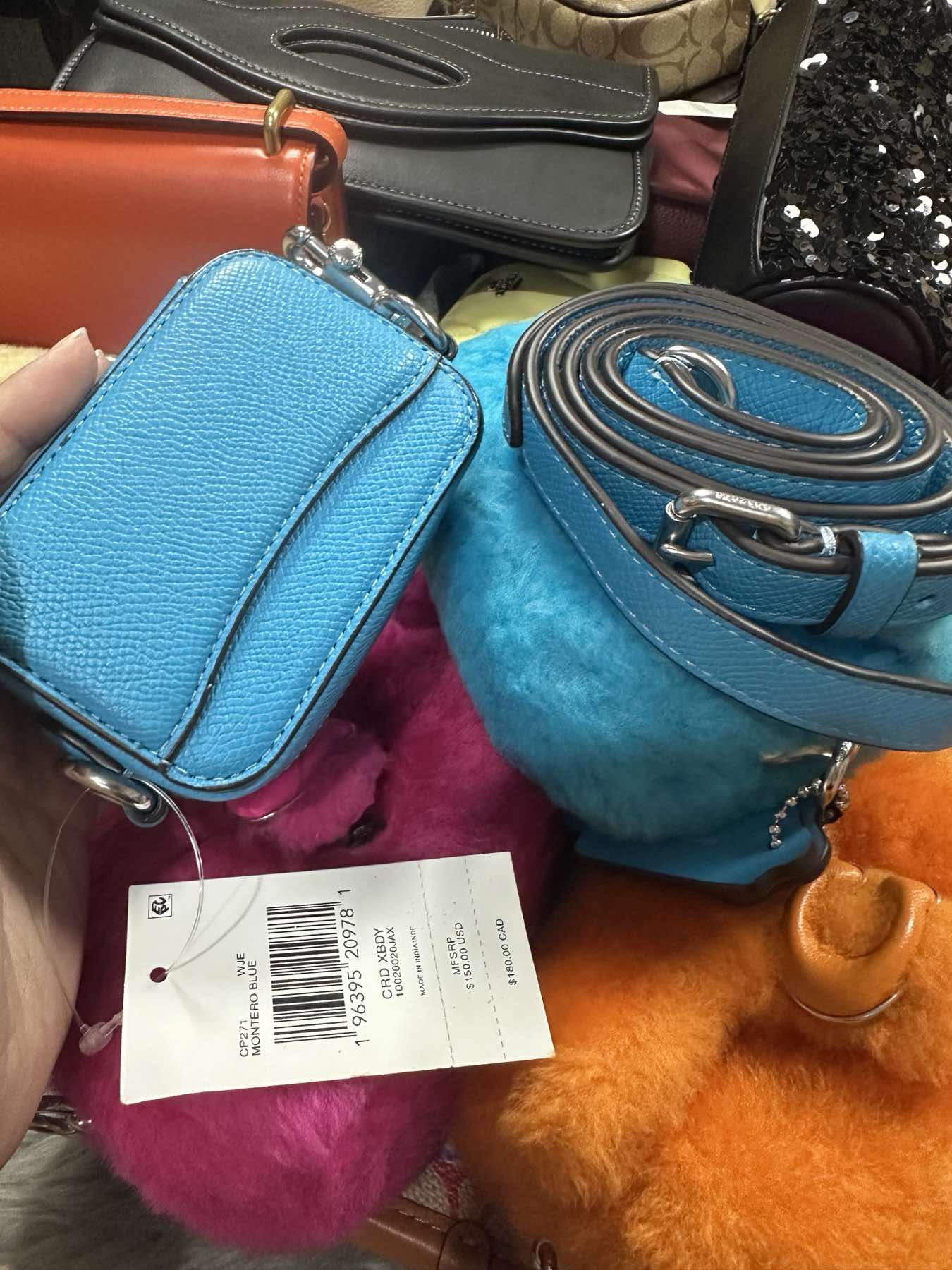 AUTHENTIC/ORIGINAL Coach Retail Crossbody Small Wallet Pouch Bag Orange/Blue
