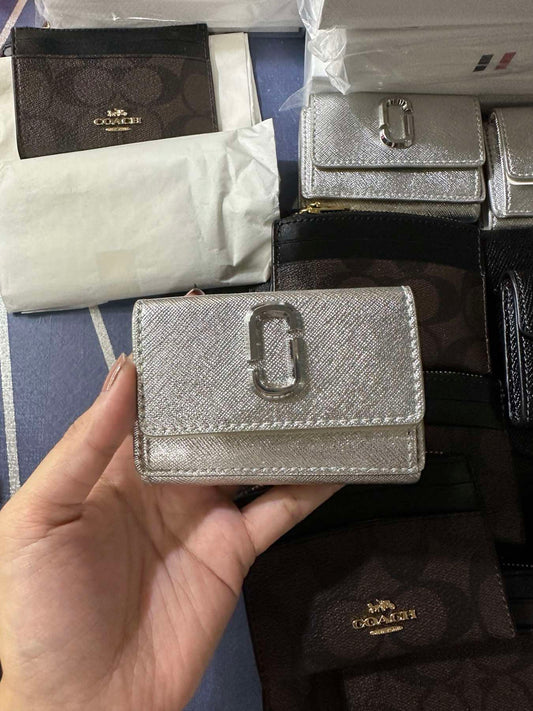 AUTHENTIC/ORIGINAL MJ The Snapshot Mini Trifold Wallet in Metallic Silver