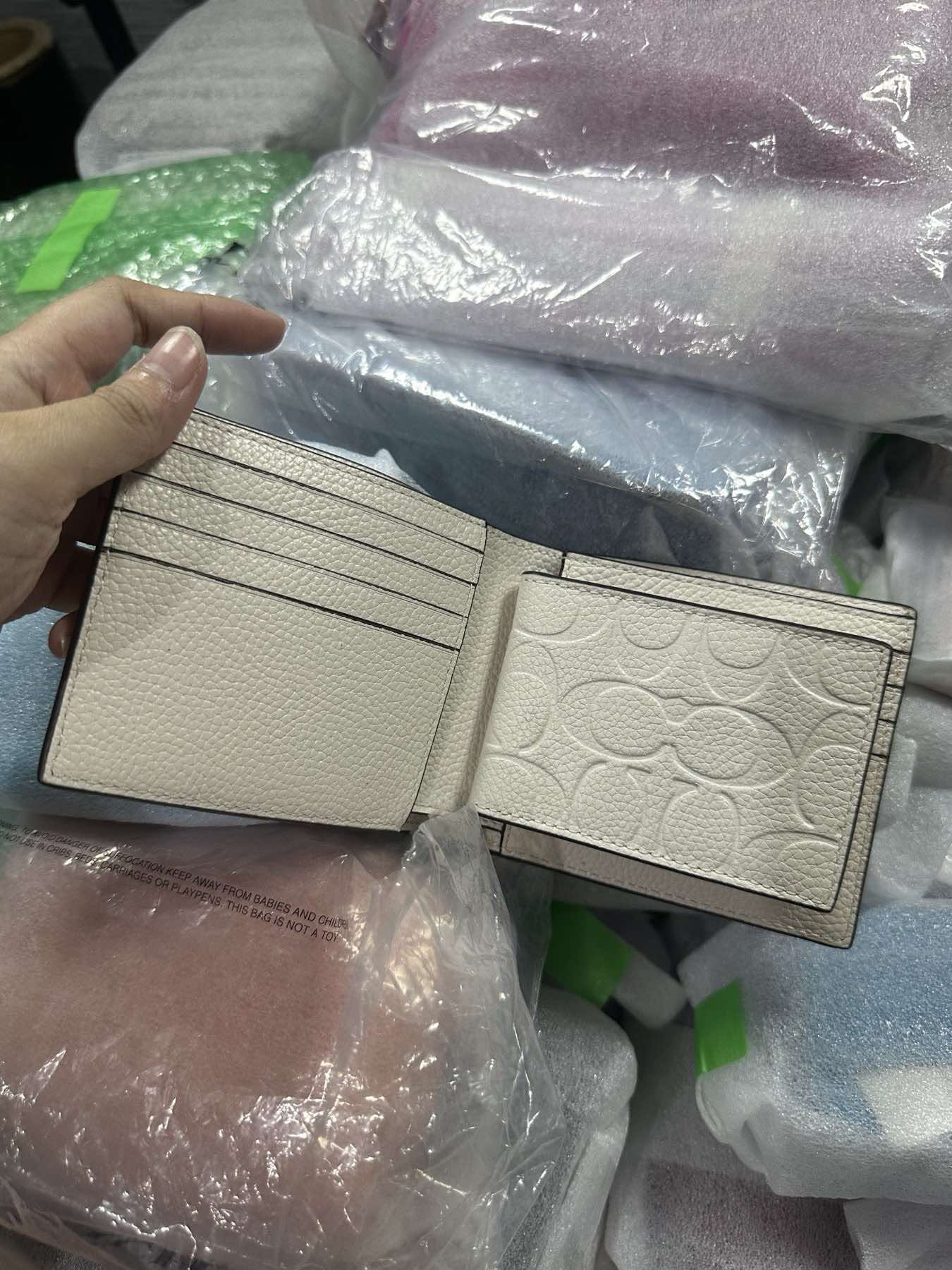 AUTHENTIC/ORIGINAL Coach Retail 3 In 1 Compact Men Wallet In Signature Leather White