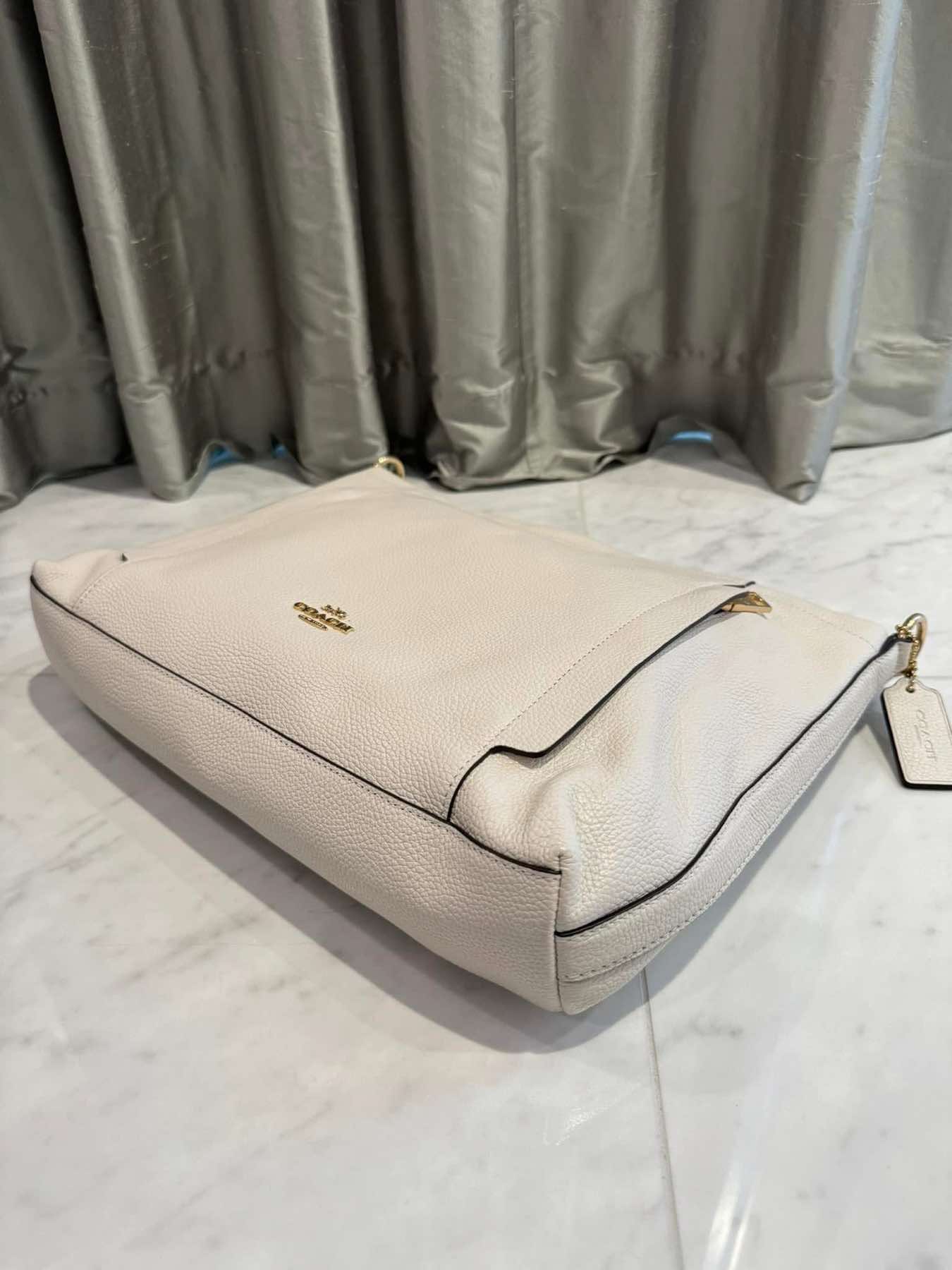 AUTHENTIC/ORIGINAL Coach Scout Hobo Large White Bag