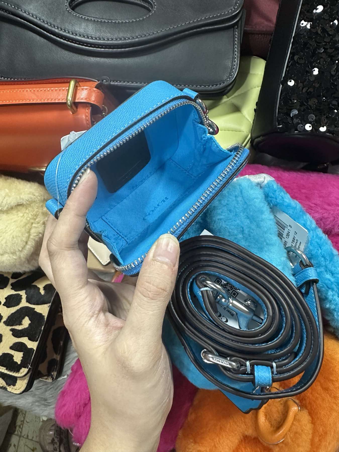 AUTHENTIC/ORIGINAL Coach Retail Crossbody Small Wallet Pouch Bag Orange/Blue
