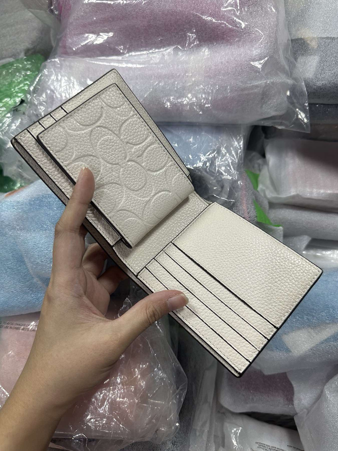 AUTHENTIC/ORIGINAL Coach Retail 3 In 1 Compact Men Wallet In Signature Leather White