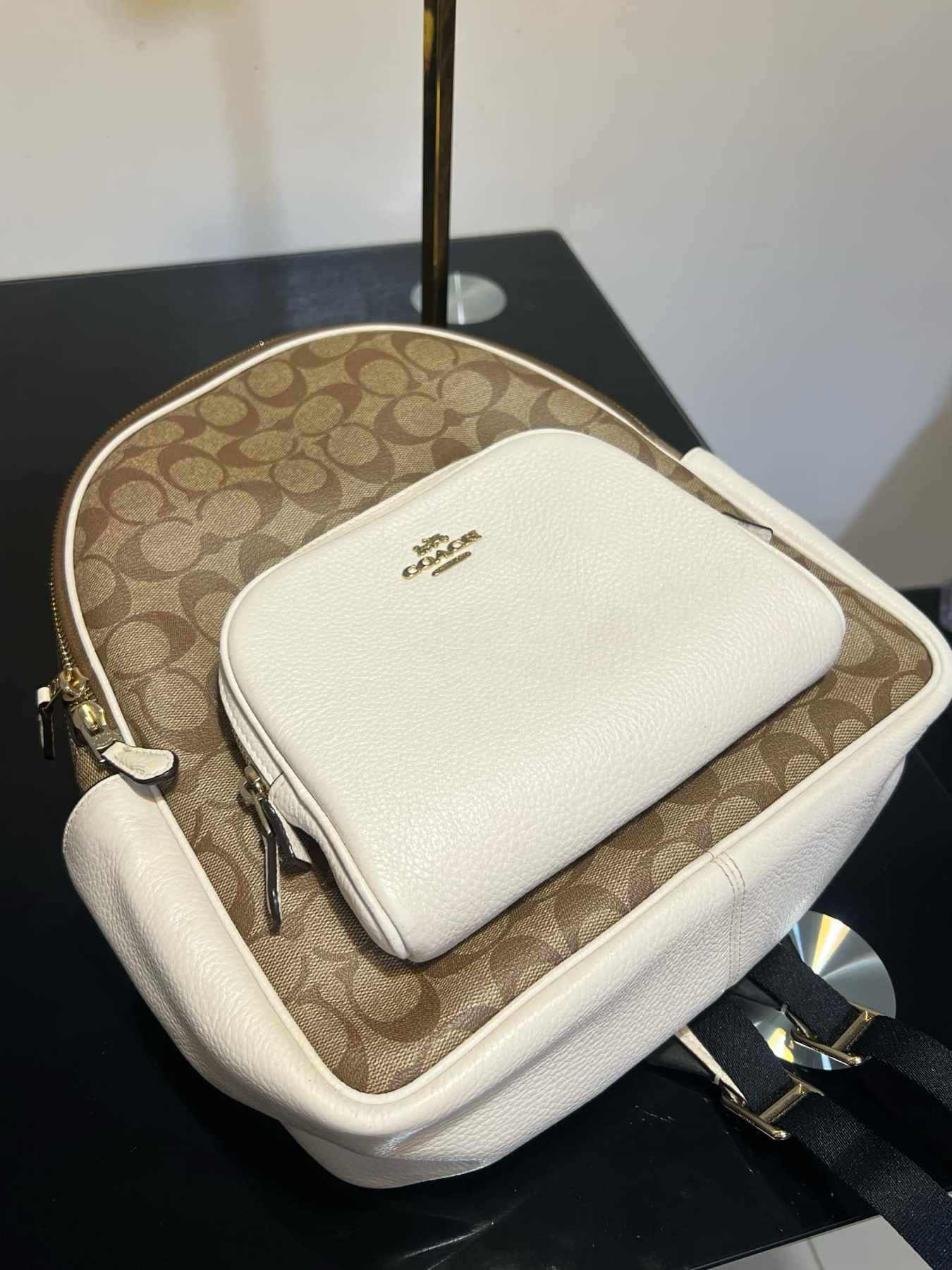 AUTHENTIC/ORIGINAL Preloved Coach Medium Court Backpack In Signature Canvas Khaki White Bag