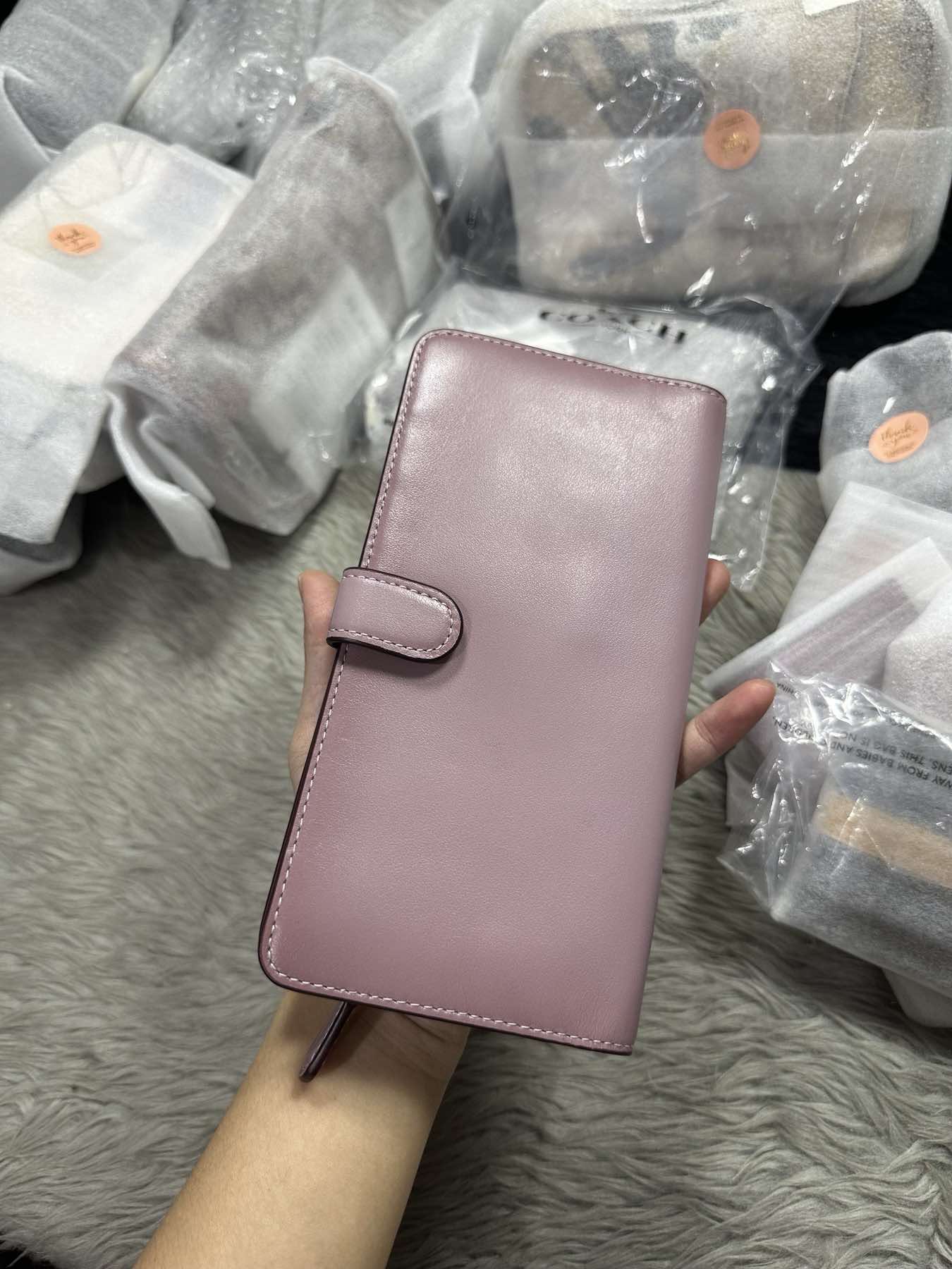 AUTHENTIC/ORIGINAL Coach Retail Essential Slim Long Wallet Green/Lilac