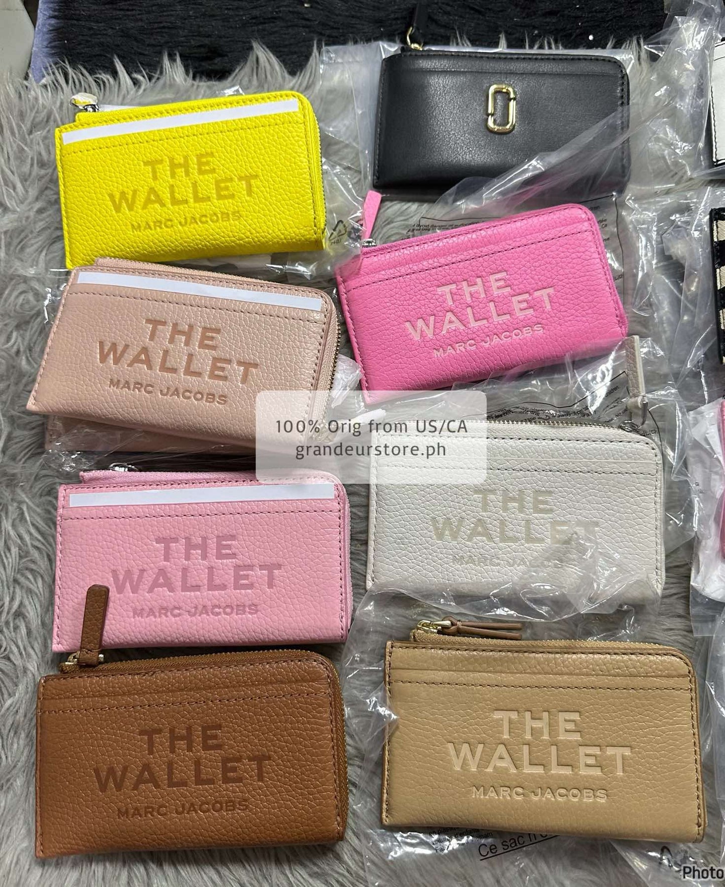 AUTHENTIC/ORIGINAL MJ The Leather Top Zip Multi Card Slim Wallet