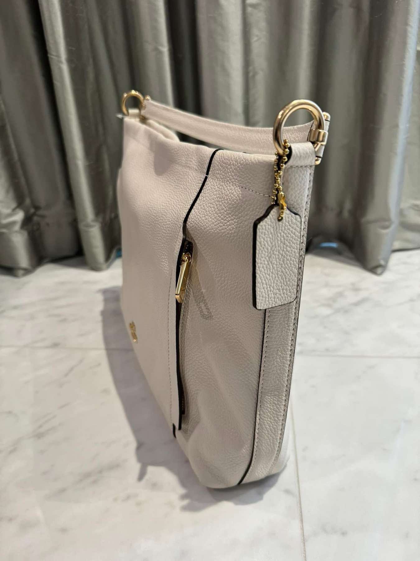 AUTHENTIC/ORIGINAL Coach Scout Hobo Large White Bag